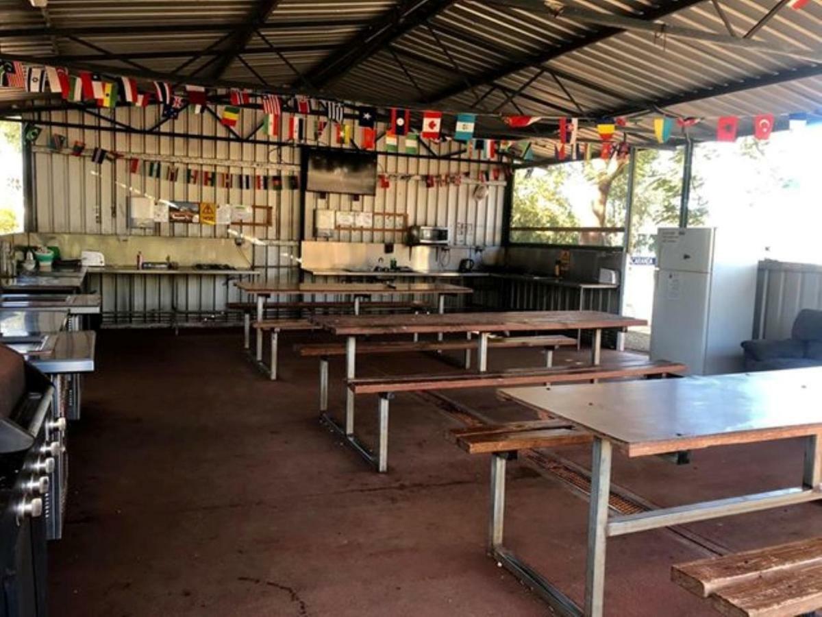 ホテル Tom Price Tourist Park エクステリア 写真